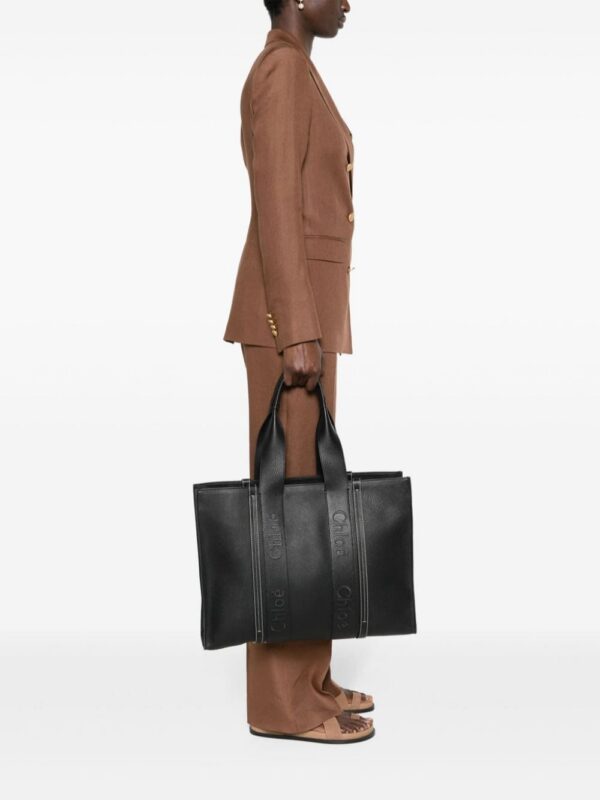 21748169_52823773_1000.jpg Chloé large Woody leather tote bag