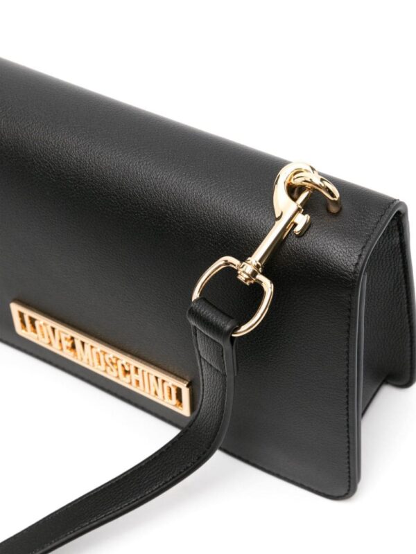 21773629_52569521_1000.jpg Love Moschino logo-plaque leather shoulder bag