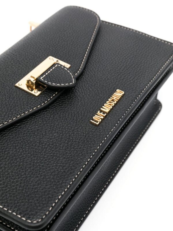 21776152_52264268_1000.jpg Love Moschino logo-lettering shoulder bag