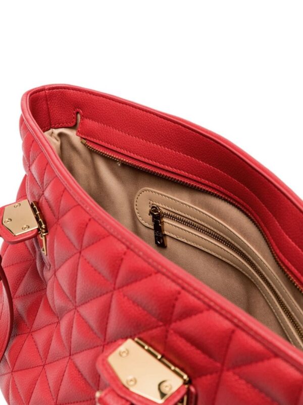 21777379_51658041_1000.jpg Love Moschino logo-lettering quilted tote bag