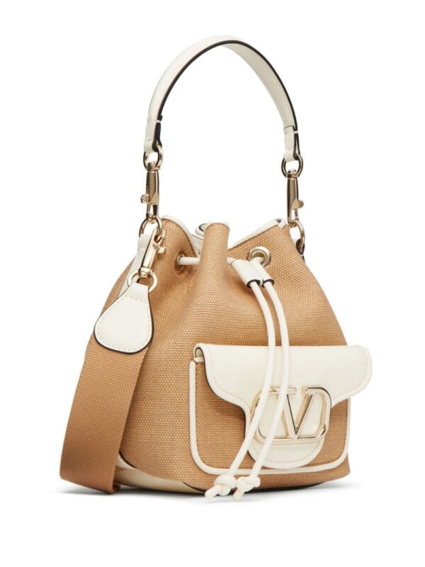 21819405_52869816_1000.jpg Valentino Garavani Locò raffia bucket bag