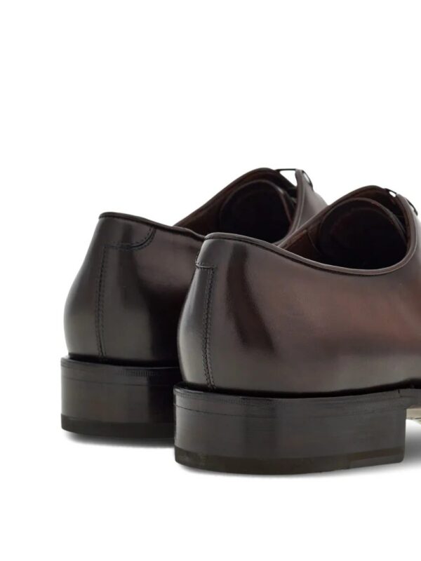 21830352_52081001_1000.jpg Ferragamo almond-toe leather oxford shoes
