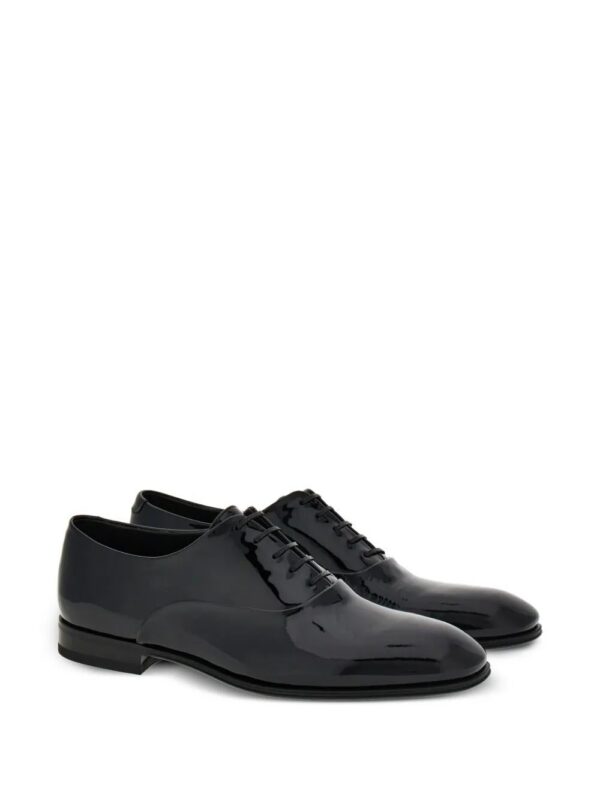 21830372_51876000_1000.jpg Ferragamo patent-finish Oxford shoes