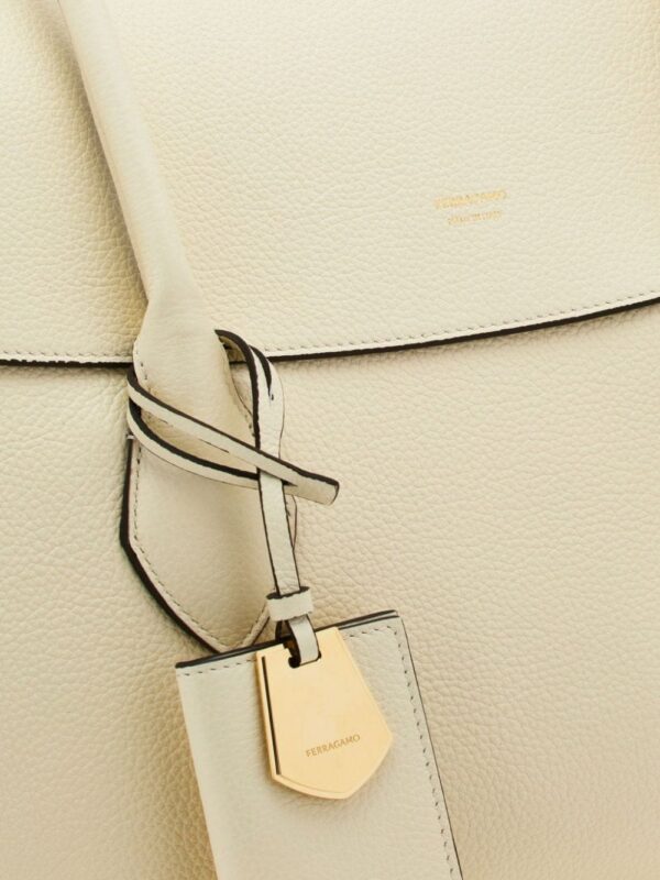 21832367_52246232_1000.jpg Ferragamo logo-plaque leather tote bag