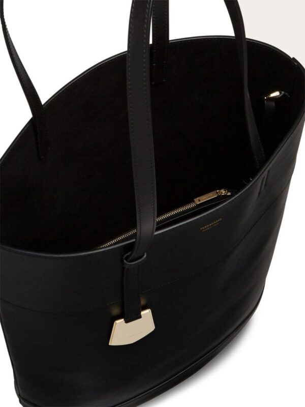 21832368_51949109_1000.jpg Ferragamo North-South leather tote bag