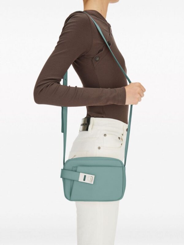 21832391_51720829_1000.jpg Ferragamo Camera case (S)