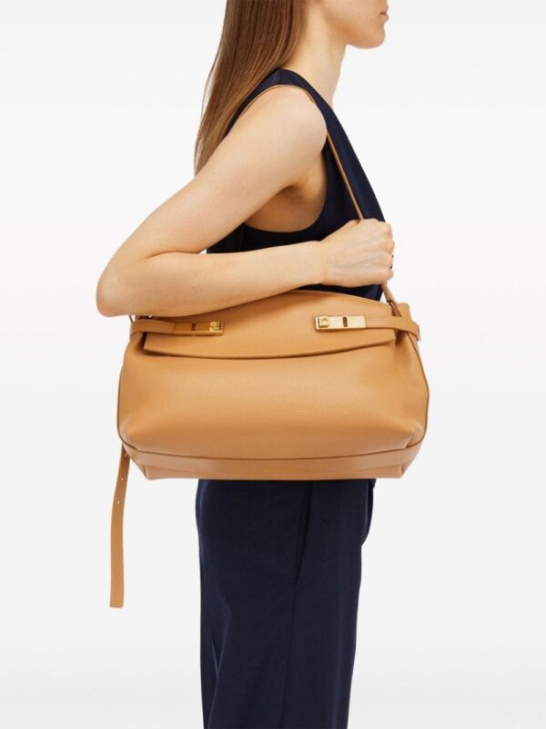 21834154_51714139_1000.jpg Ferragamo large Pouch leather bag