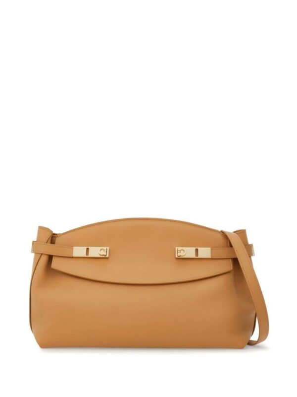 21834154_51714143_1000.jpg Ferragamo large Pouch leather bag