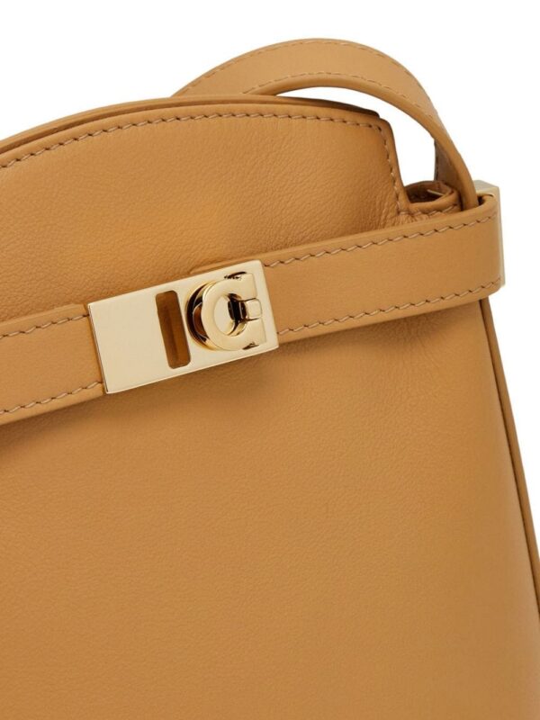 21851838_52246279_1000.jpg Ferragamo Hug leather shoulder bag