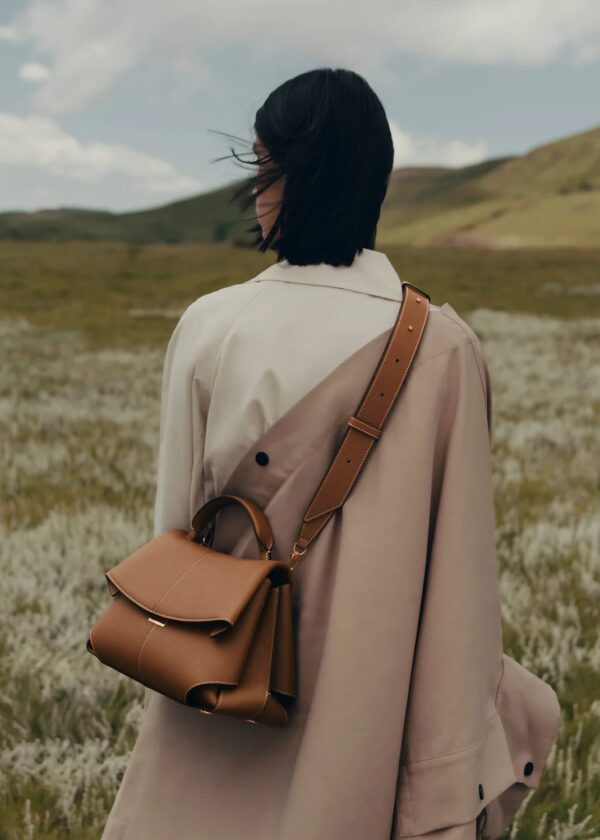 01_Daily_Bag_Camel-2982000x2800px.jpg Polène Mokki Edition Textured Came