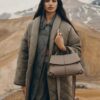 02_Daily_Bag_taupe-3382000x2800px.jpg Polène Mokki Edition Textured Taupe