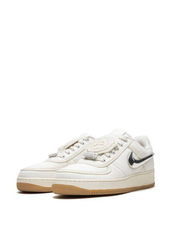 13555684_21559144_1000_fce047d1-0402-40da-93ee-c7efd04793c8.jpg Nike x Travis Scott Air Force Low 1 sneakers