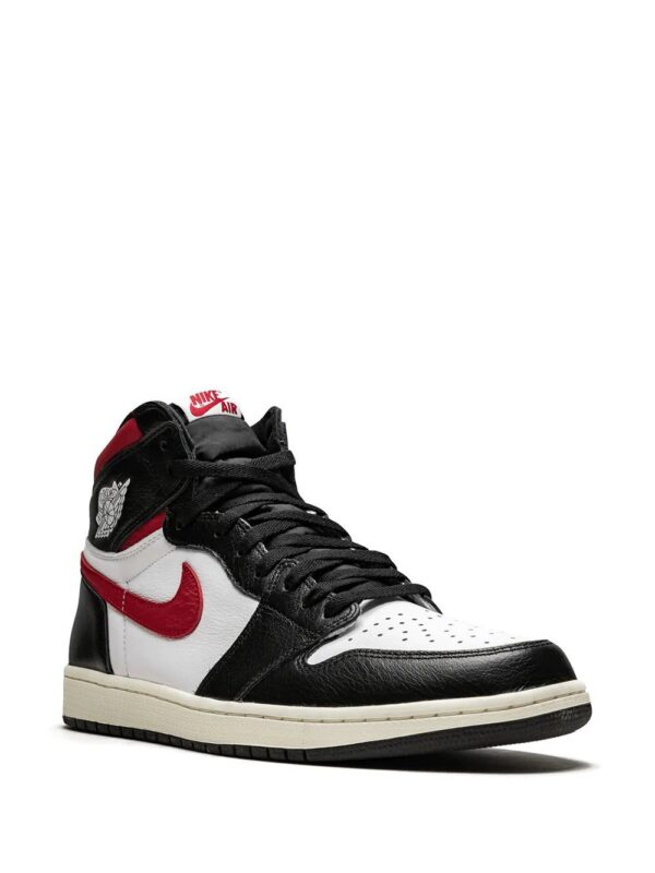 14238128_20215421_1000.jpg Jordan Air Jordan 1 Retro High OG sneakers