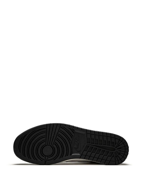14238128_20215425_1000_a6c47942-ba10-427b-9ee5-b330e4160f74.jpg Jordan Air Jordan 1 Retro High OG sneakers