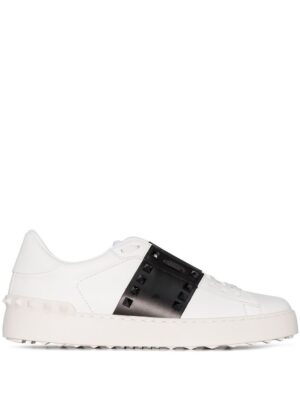 14549760_36932300_1000_8f8c15aa-ab5f-49e1-9432-00da9024eec1.jpg Valentino Garavani Rockstud Untitled leather sneakers