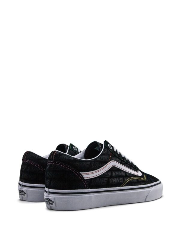 15415951_27899489_1000_1b714f64-2fa3-4be4-8b16-79aaf6c2eba0.jpg Vans Old Skool "Emboss" sneakers