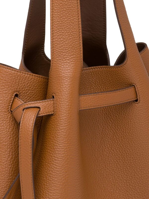 15624095_28101273_1000.jpg Prada logo plaque tote bag