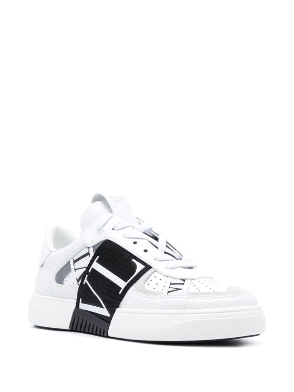 15721629_31684067_1000.jpg Valentino Garavani VL7N leather sneakers