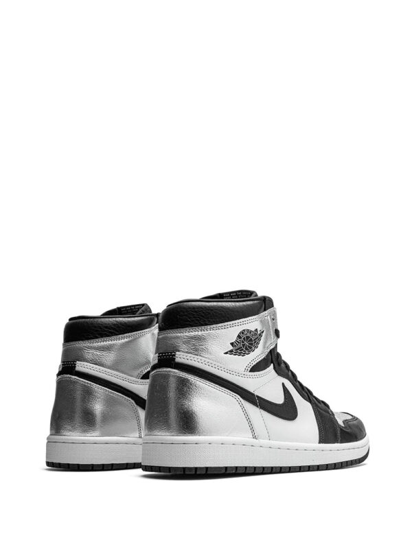15817637_31680780_1000.jpg Jordan Air Jordan 1 Retro High OG "Silver Toe" sneakers