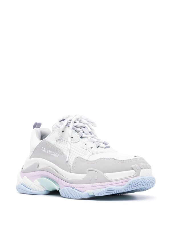 15920791_31706532_1000.jpg Balenciaga Triple S low-top sneakers