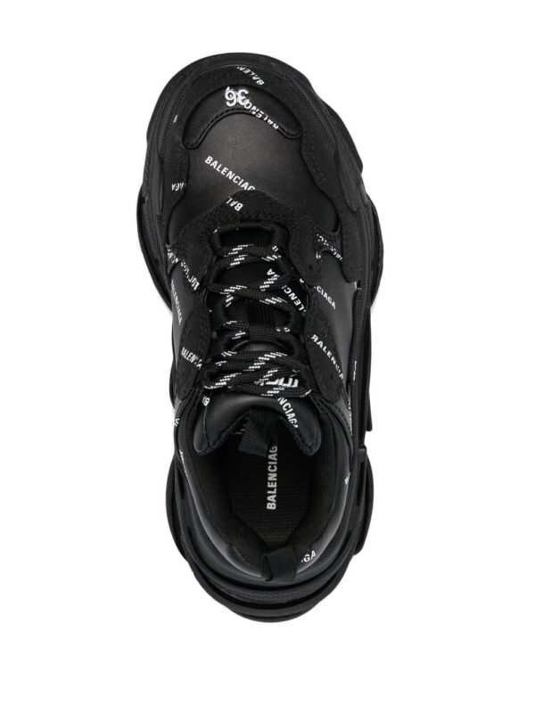 16113740_31968124_1000.jpg Balenciaga Triple S low-top sneakers