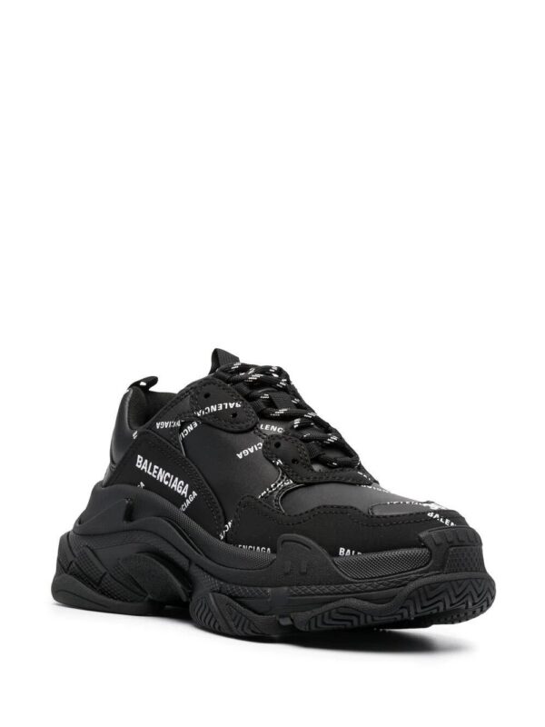 16113740_31969100_1000.jpg Balenciaga Triple S low-top sneakers