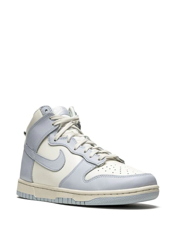 16291306_32475987_1000.jpg Nike Dunk High sneakers
