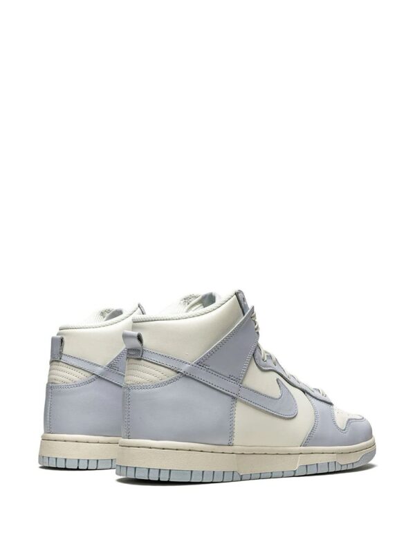 16291306_32475988_1000.jpg Nike Dunk High sneakers