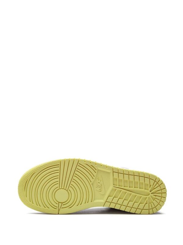 16463398_32315080_1000.jpg Jordan Air Jordan 1 Low SE sneakers