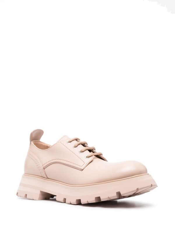 16532410_32101701_1000_8a54f487-1792-4b31-9660-50058ebd3eef.jpg Alexander McQueen Wander lace-up shoes
