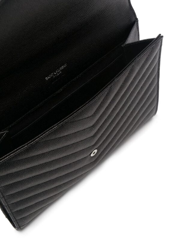 16635092_49c58e60-30c6-4a7d-9f9e-140908c4dcd9_1000.jpg Saint Laurent logo-plaque chevron-quilt clutch bag