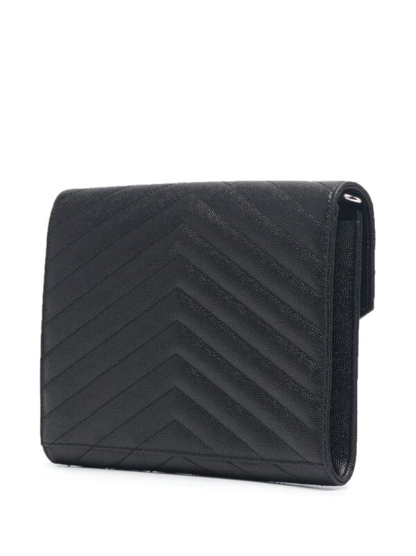 16635092_4abebbb6-ed6d-48bb-9449-b5fea55574d6_1000.jpg Saint Laurent logo-plaque chevron-quilt clutch bag