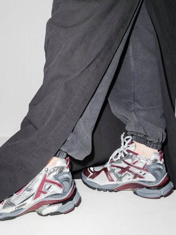 16739073_36705300_1000.jpg Balenciaga Runner low-top sneakers