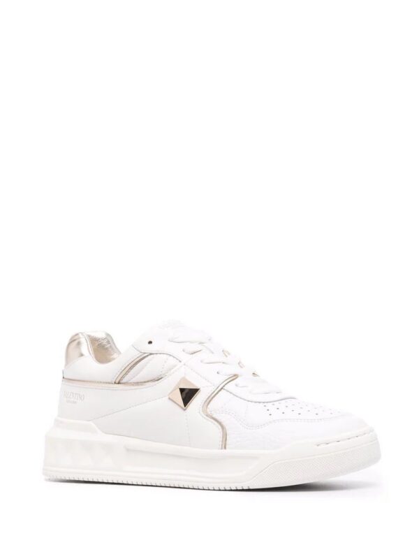 16744553_34043916_1000.jpg Valentino Garavani One Stud low-top sneakers