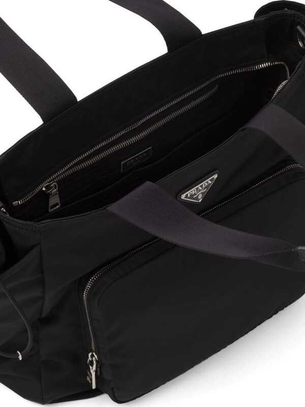 16786670_33207701_1000.jpg Prada enamel logo plaque changing bag