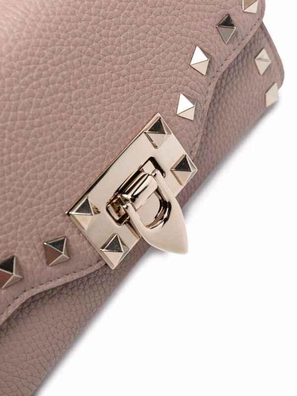 16807222_33320734_1000.jpg Valentino Garavani Rockstud leather wallet-on-chain