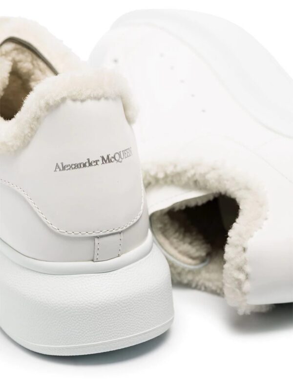 16826182_37530281_1000.jpg Alexander McQueen Oversized shearling-lining sneakers