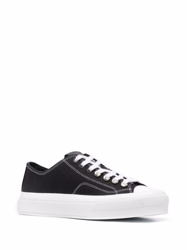16856414_33448673_1000_e5f27b31-b850-4f7c-9fd7-48778743a784.jpg Givenchy City canvas sneakers