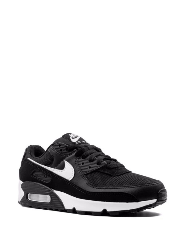 17084013_34532706_1000_c000a8b5-7d18-4bb3-8fda-041448939380-1.jpg Nike Air Max 90 sneakers