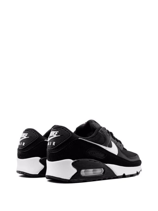 17084013_34534056_1000_70659ff9-8620-48ce-927c-974cb1f4d839-1.jpg Nike Air Max 90 sneakers