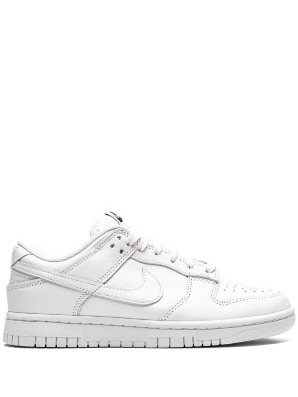 17260051_35900627_1000_acc11f70-2cda-4644-9418-ecda96e6496d-1.jpg Nike Dunk Low sneakers