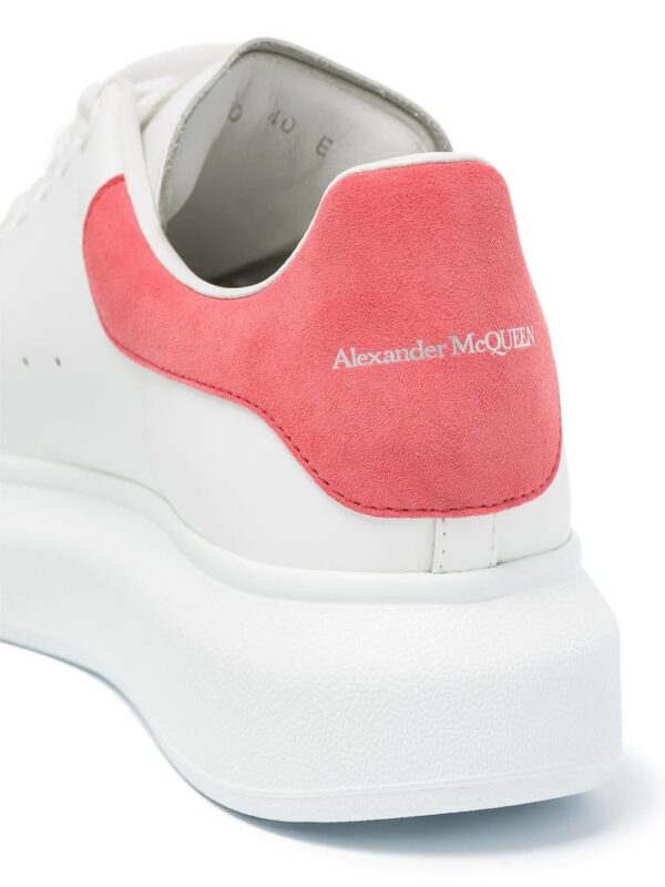 17330933_37717683_1000-1.jpg Alexander McQueen Oversized low-top sneakers