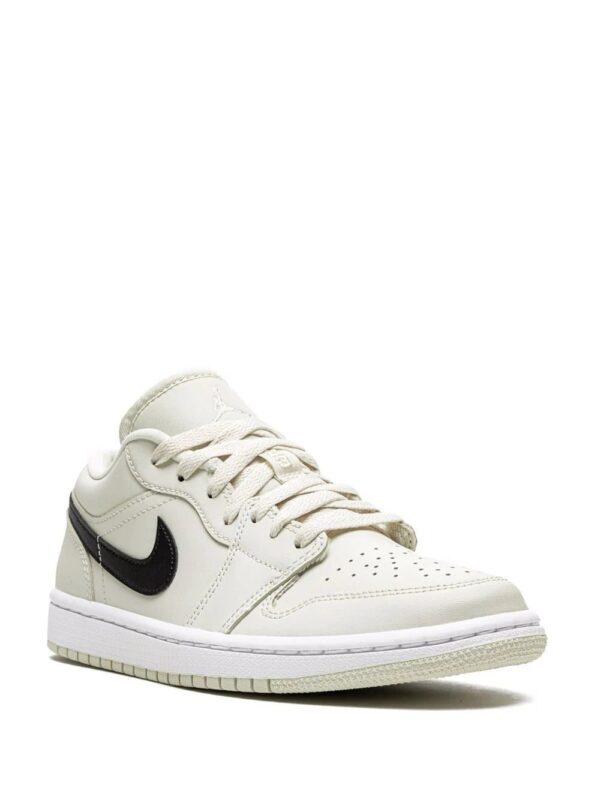 17494630_36235867_1000.jpg Jordan Air Jordan 1 sneakers