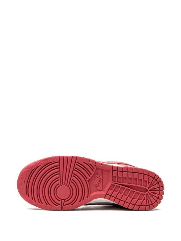 17538232_36503494_1000.jpg Nike Dunk Low sneakers