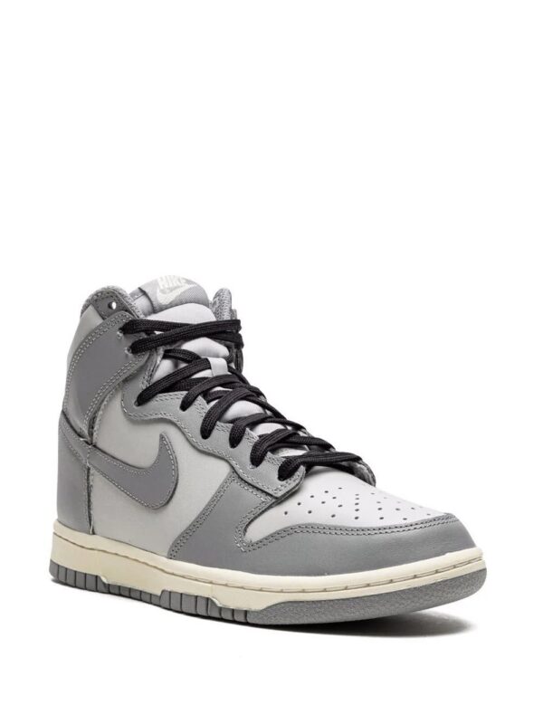 17566294_36495860_1000-1.jpg Nike Dunk High sneakers