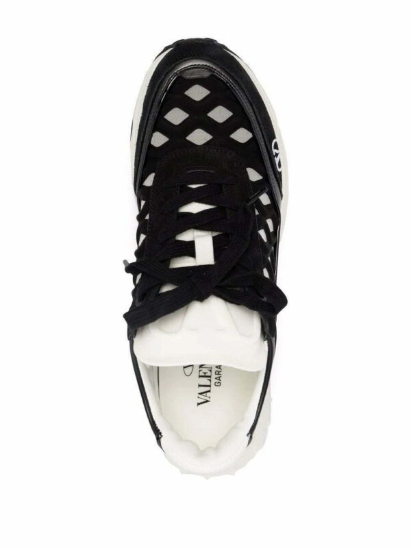 17586084_37931422_1000.jpg Valentino Garavani Ready Go Runner low-top sneakers