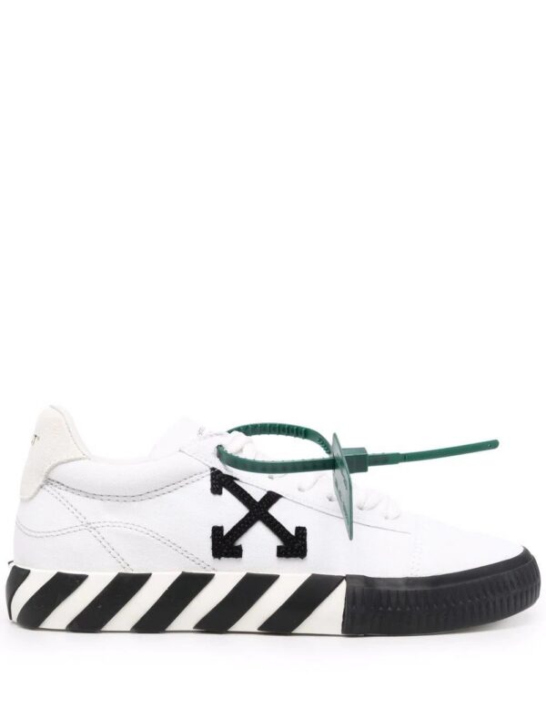 17590451_37552392_1000.jpg Off-white Vulcanized low-top sneakers