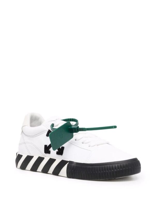 17590451_37552393_1000.jpg Off-white Vulcanized low-top sneakers