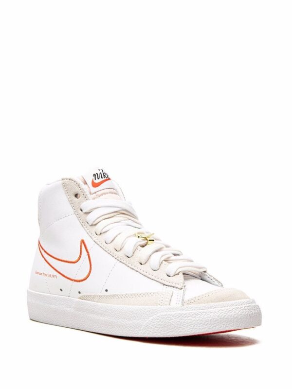 17635982_36824412_1000-1.jpg Nike Blazer Mid 77 SE high-top sneakers