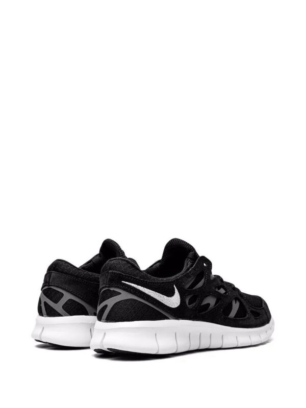 17637368_36825438_1000-1.jpg Nike Free Run 2 low-top sneakers